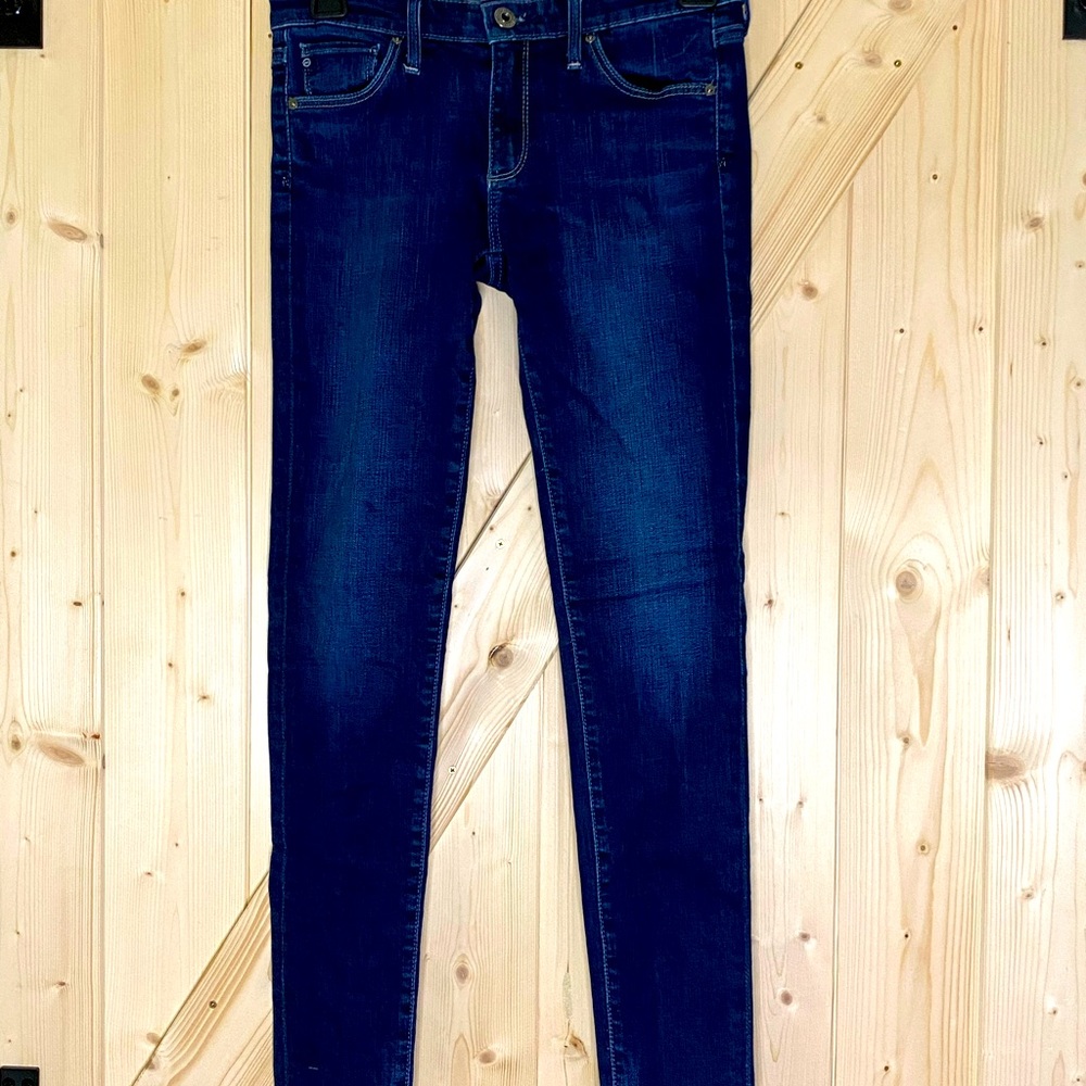 AG Women’s Jeans. Size 26R. Legging Skinny Jean.